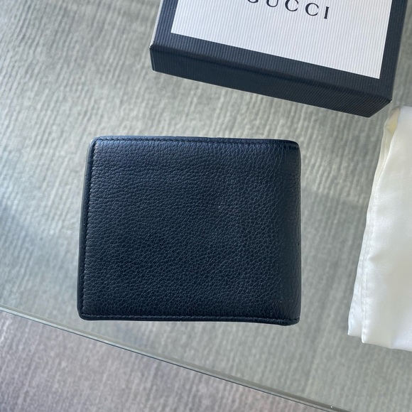 Authentic Gucci Logo 8 Card Bifold Wallet - Picture 5 of 11